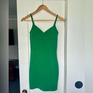 Emerald green Aritzia Sunday Best bodycon mini dress XXS